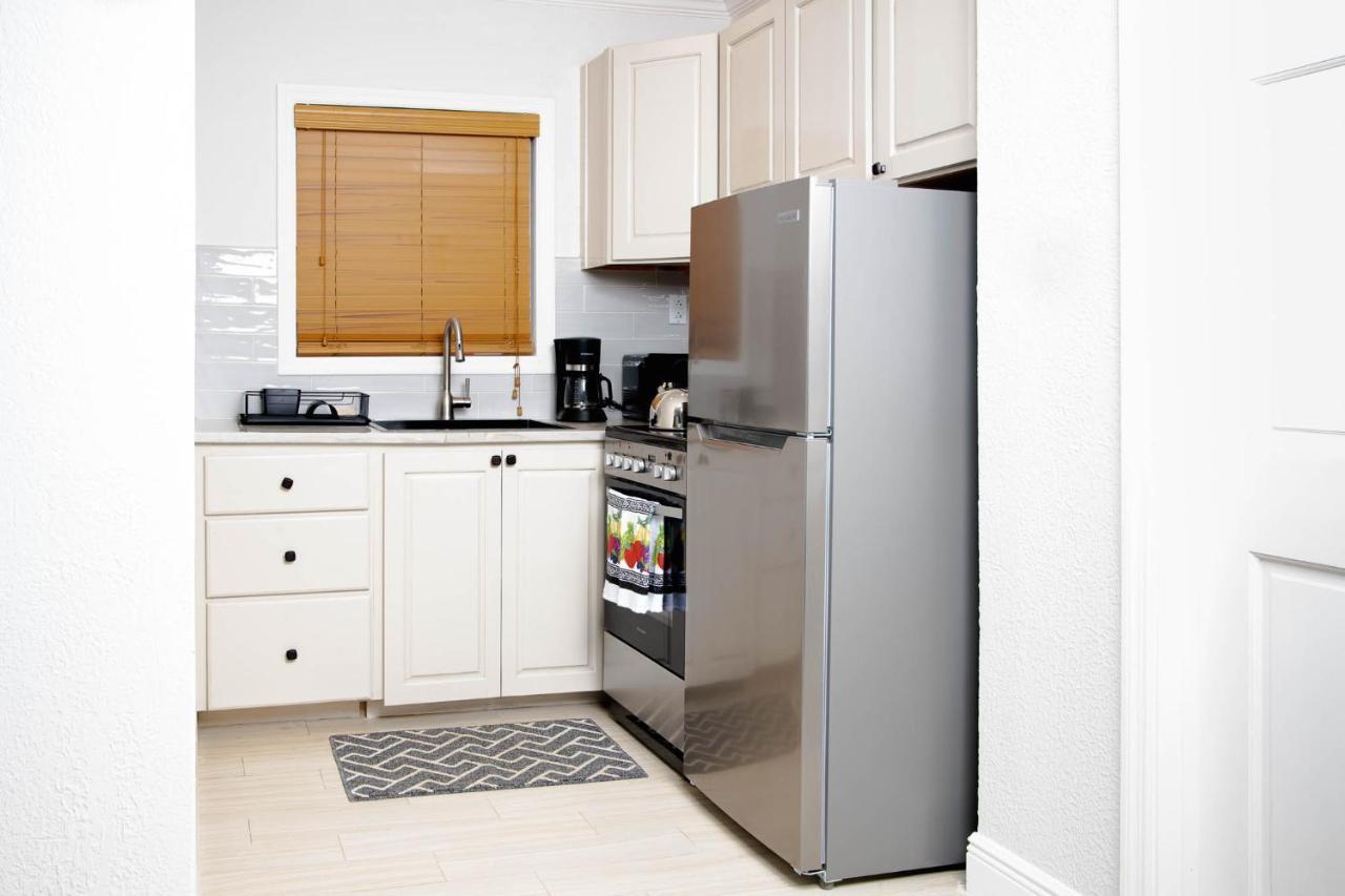 Sheer Bliss Beachview Apt #1 George Town Esterno foto