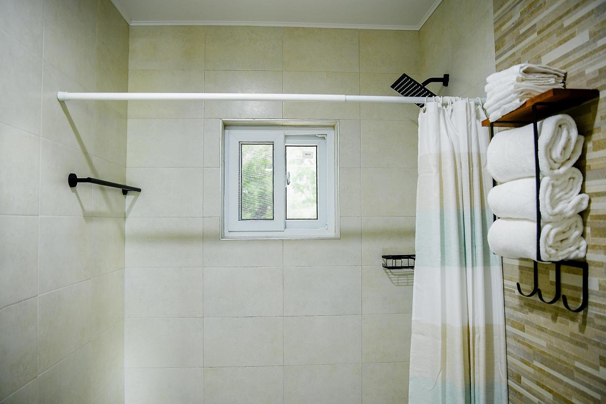 Sheer Bliss Beachview Apt #1 George Town Esterno foto